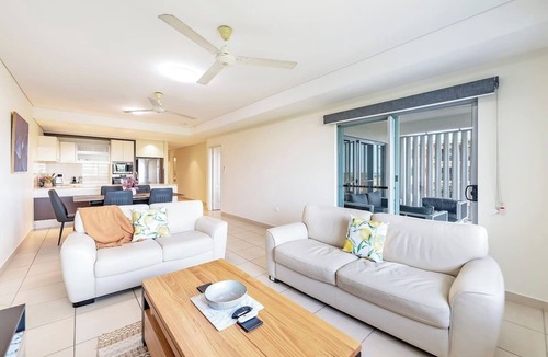 Darwin City Centre Apartment | Tropical Horizons Chic Family Stay with Pool