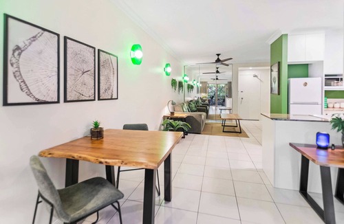 Cairns North Apartment | Tropical Resort Escape