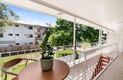 Cairns North Apartment | Tropicana Boutique Hotel - 5
