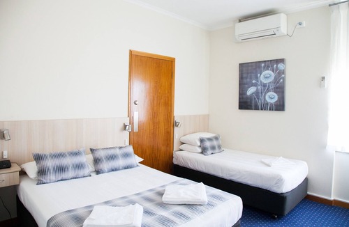 Hamilton Hotel | Tudor Inn Newcastle