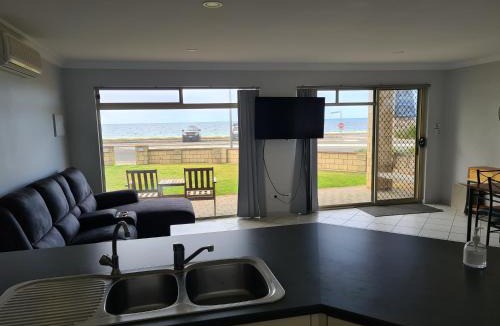 Tumby Bay Apartment | Tumby Bay Hotel Seafront Apartments
