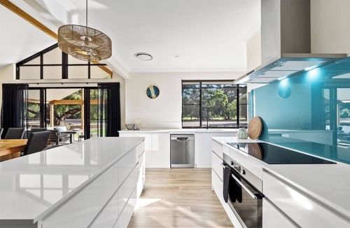 Margaret River House | Turf and Surf Secluded Haven between Beach and Town