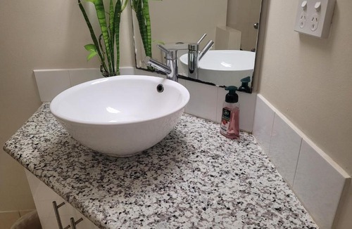 South Perth House | Twin or double room in a 2 bedroom apartment