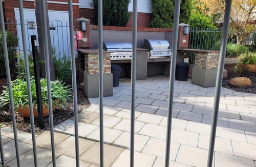 South Perth House | Twin or double room in a 2 bedroom apartment