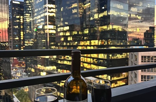 Melbourne Central Business District Apartment | Two-Bedroom City View Apartment Opposite Southern Cross Station