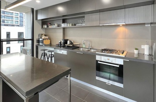 Abbotsford Apartment | Two Bedroom Two Bathroom Apartment with pool & gym