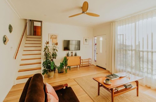 Dromana House | Two Suns and a Moon
