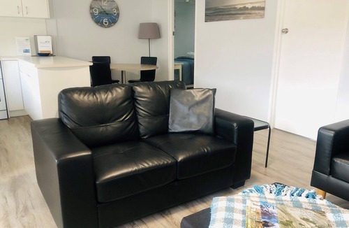 Middleton Beach Apartment | U5 Family friendly accommodation close to the beach