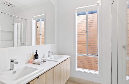 Torquay House | Ultimate Family Retreat on Rosella