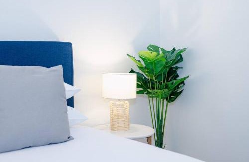 Ultimo Apartment | Ultimo Escape - Walk to City - Unique 2 Bedroom Apt - Sleeps 8