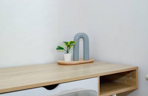 Ultimo Apartment | Ultimo Escape - Walk to City - Unique 2 Bedroom Apt - Sleeps 8