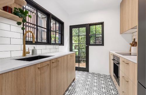 Ultimo House | Ultimo l Renovated 2 Bedroom House With Rooftop Balcony