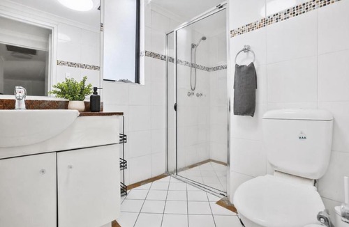 Ultimo Apartment | Ultimo NSW - 2 Bedroom Apartment with Balcony