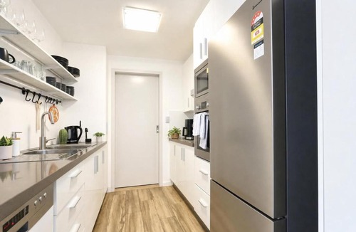 Ultimo Apartment | Ultimo NSW - 3 Bedroom Apartment with 1 Parking - NetFlix