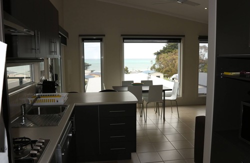 Apollo Bay Cabin | Ultra-Modern Coastal Living