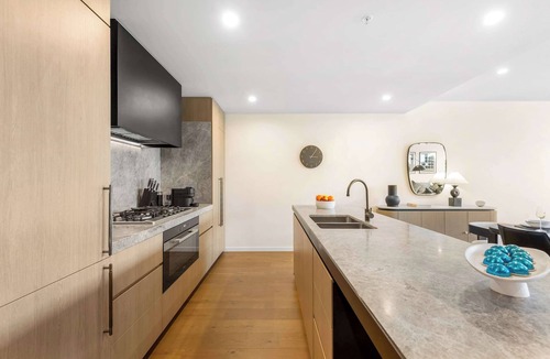 West Melbourne House | Ultralux City Townhouse with Parking, Gym + Views