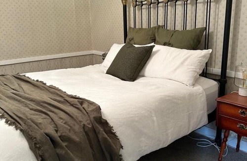 Penola House | Ulva Cottage - Historical BnB