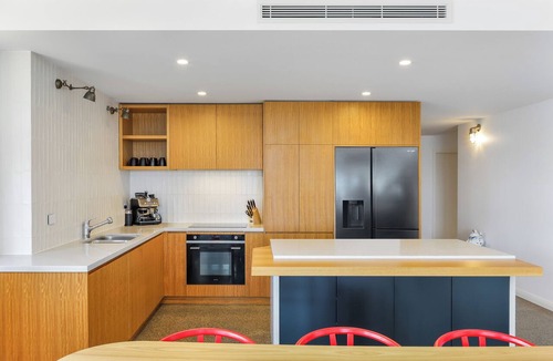 Umina Beach Apartment | Umina Beach-Front Luxury - Air-Con - Alfresco Dining + BBQ - Wi-Fi