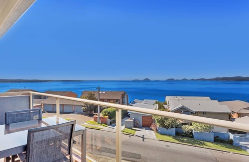 Soldiers Point Apartment | Unbeatable views of the bay!