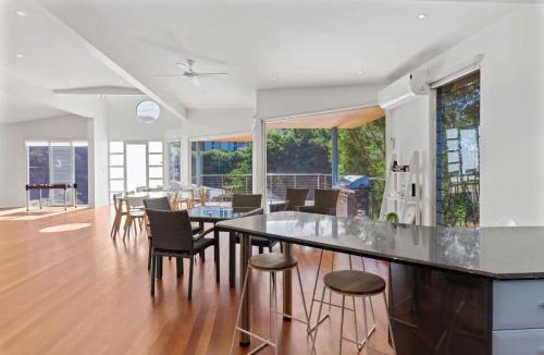 Toowoon Bay House | Uncle Bobby's Binburra Beach House