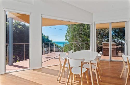 Toowoon Bay House | Uncle Bobby's Binburra Beach House