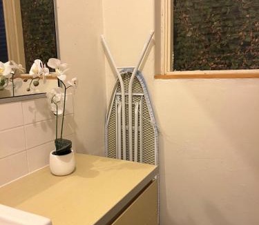 Surrey Hills House | Unique appt 2 Bdrm, Ground level, pets ok
