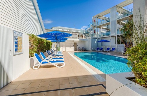 Rainbow Beach House | Unit 101 Plantation Resort Rainbow Beach