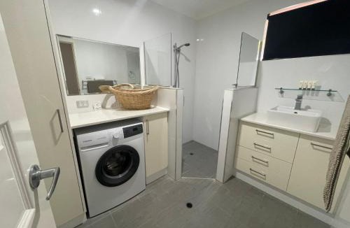 Jurien Bay Villa | Unit 11, 2 Casuarina Crescent, Ocean Beach Chalets