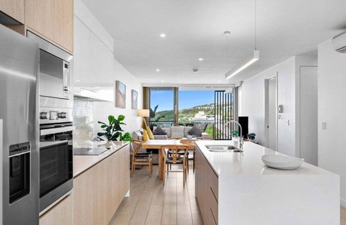 Coolum Beach Apartment | Unit 506 'Drift' 63 Coolum Terrace