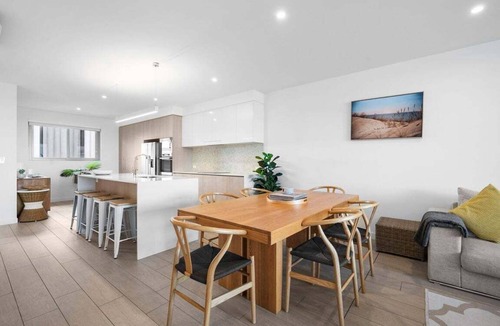 Coolum Beach Apartment | Unit 506 'Drift' 63 Coolum Terrace