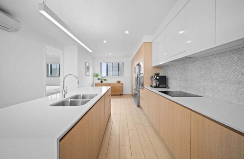 Coolum Beach Apartment | Unit 506 'Drift' 63 Coolum Terrace