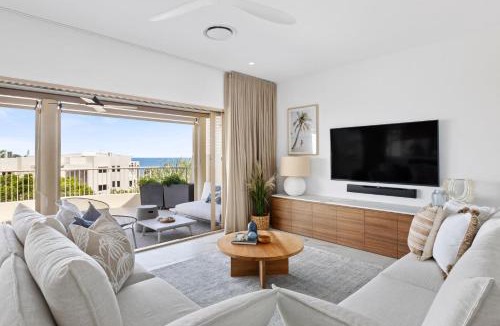 Sunshine Beach Apartment | Unit 8 Nereus Stunning and Sophisticated 3 Bedroom Apartment with View
