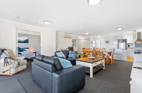 Narooma Apartment | Unit 9, Boardwalk Apartments