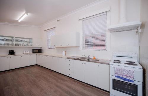 East Tamworth House | Upper Bliss - Family-Friendly 4BR by the Park