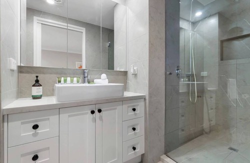 Carlton Apartment | Urban Hideaway in Carlton