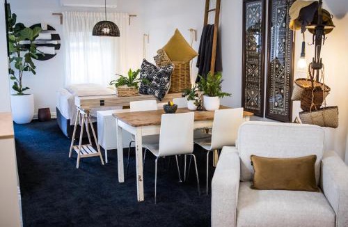 Albany Apartment | Urbane Coastal Escape
