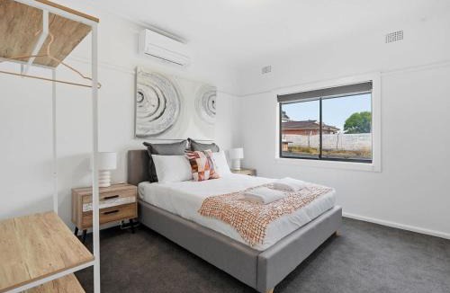 Perthville Apartment | Vale Road Studio Two - 3 Minutes to CBD