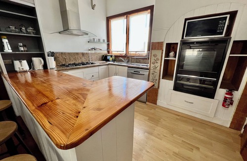 White Gum Valley House | Valley Cottage a beautiful 3 bedroom house