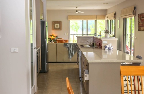 Bright House | VALLEY VISTA - Stunning views of Bright