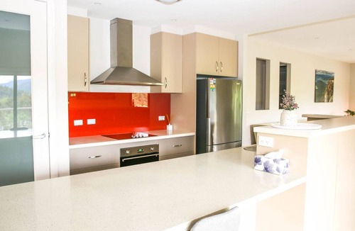 Bright House | VALLEY VISTA - Stunning views of Bright