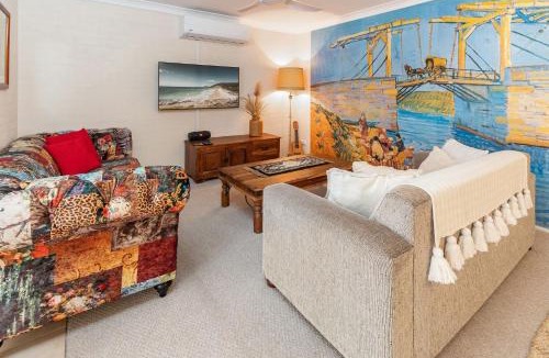 Blueys Beach Apartment | Van Gogh - Location Location Location