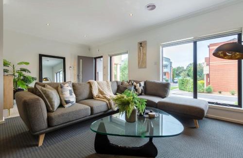 Flemington House | VAQUAY Contempo In Flemington