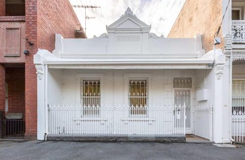 Carlton South House | VAQUAY Heirloom In Carlton