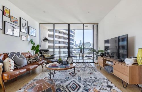 Docklands Apartment | VAQUAY Scandi Boho In Docklands