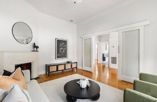 Kew East House | Versatile home in tree lined location
