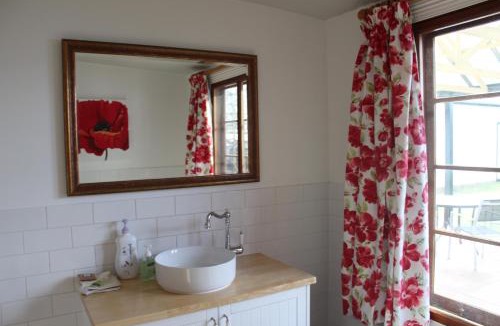 Waterhouse Bed & Breakfast | Victoria Cottage