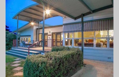 Corowa House | Victoria House- Great location