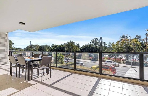 Rockhampton Apartment | Victoria's Apartment | Riverfront, Pool, CBD