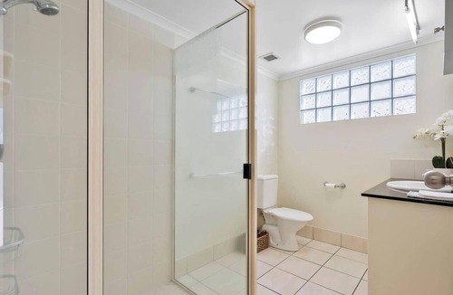 Rockhampton Apartment | Victoria's Apartment | Riverfront, Pool, CBD