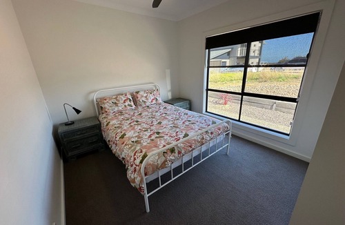 Port Hughes House | Views on 9-Beautiful holiday home-backs on to golf course, distant sea views!